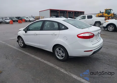 2018 Ford Fiesta Se z USA, uszkodzony, nr VIN 3FADP4BJ1JM104494